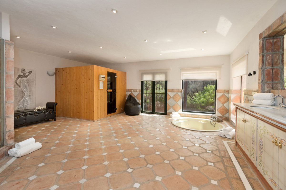 12 Bedroom Villa in Benahavís - Foto 25