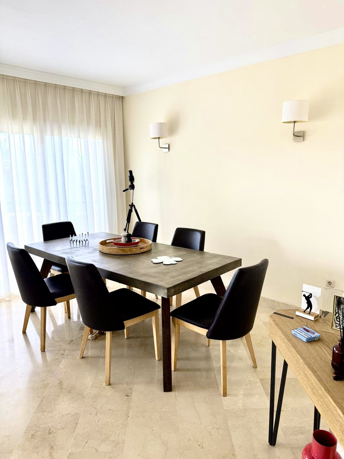 3 Bedroom Apartment in Marbella - Photo 9