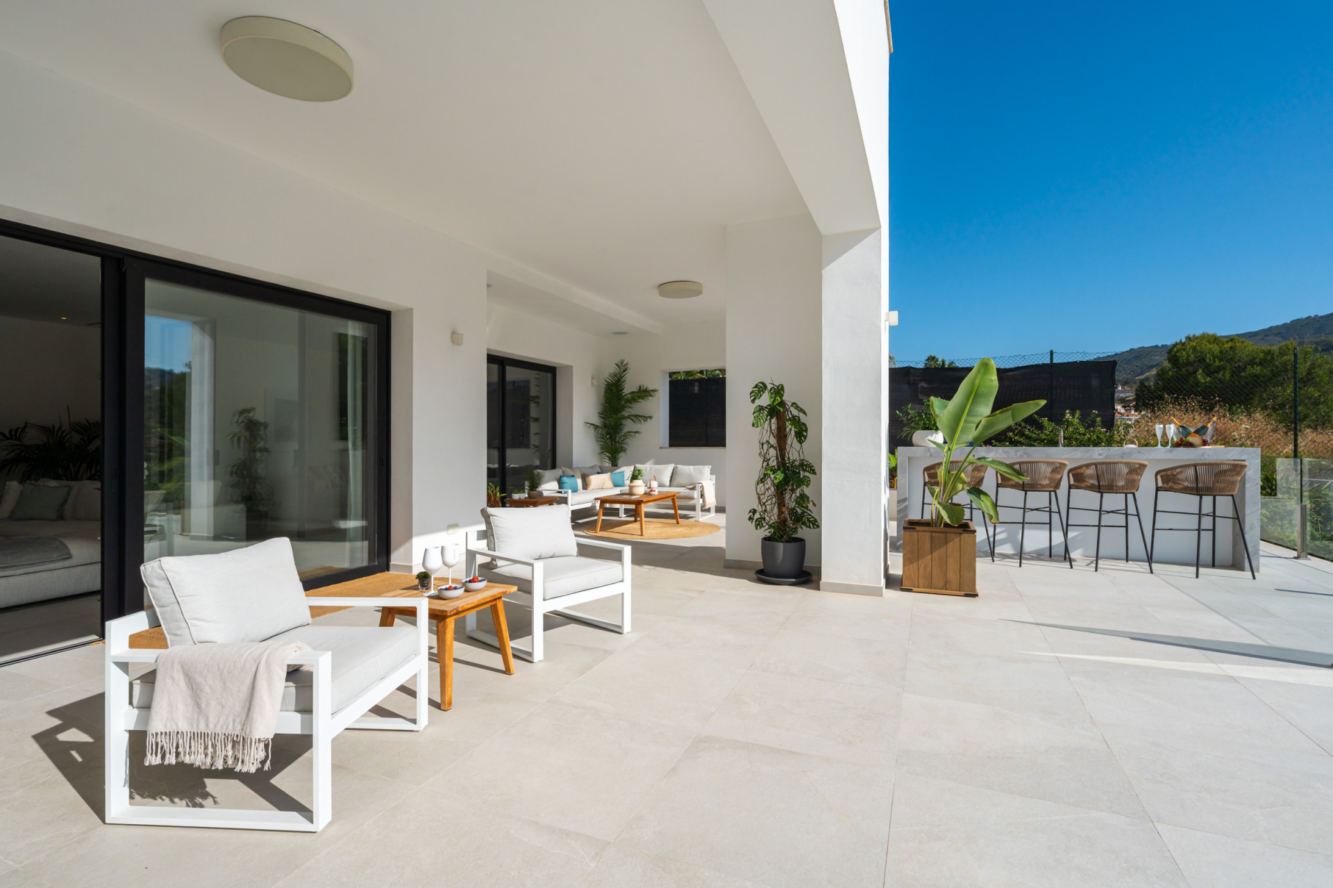 5 Bedroom Villa in Marbella - Photo 6