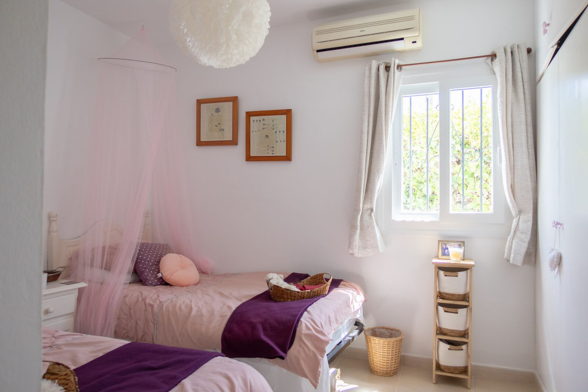 3 Bedroom Villa in Estepona - Photo 20