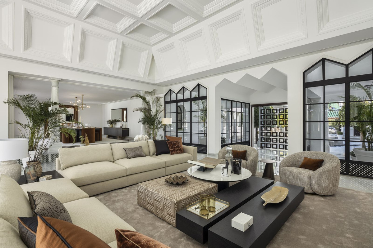 12 Bedroom Villa in Marbella - Photo 7