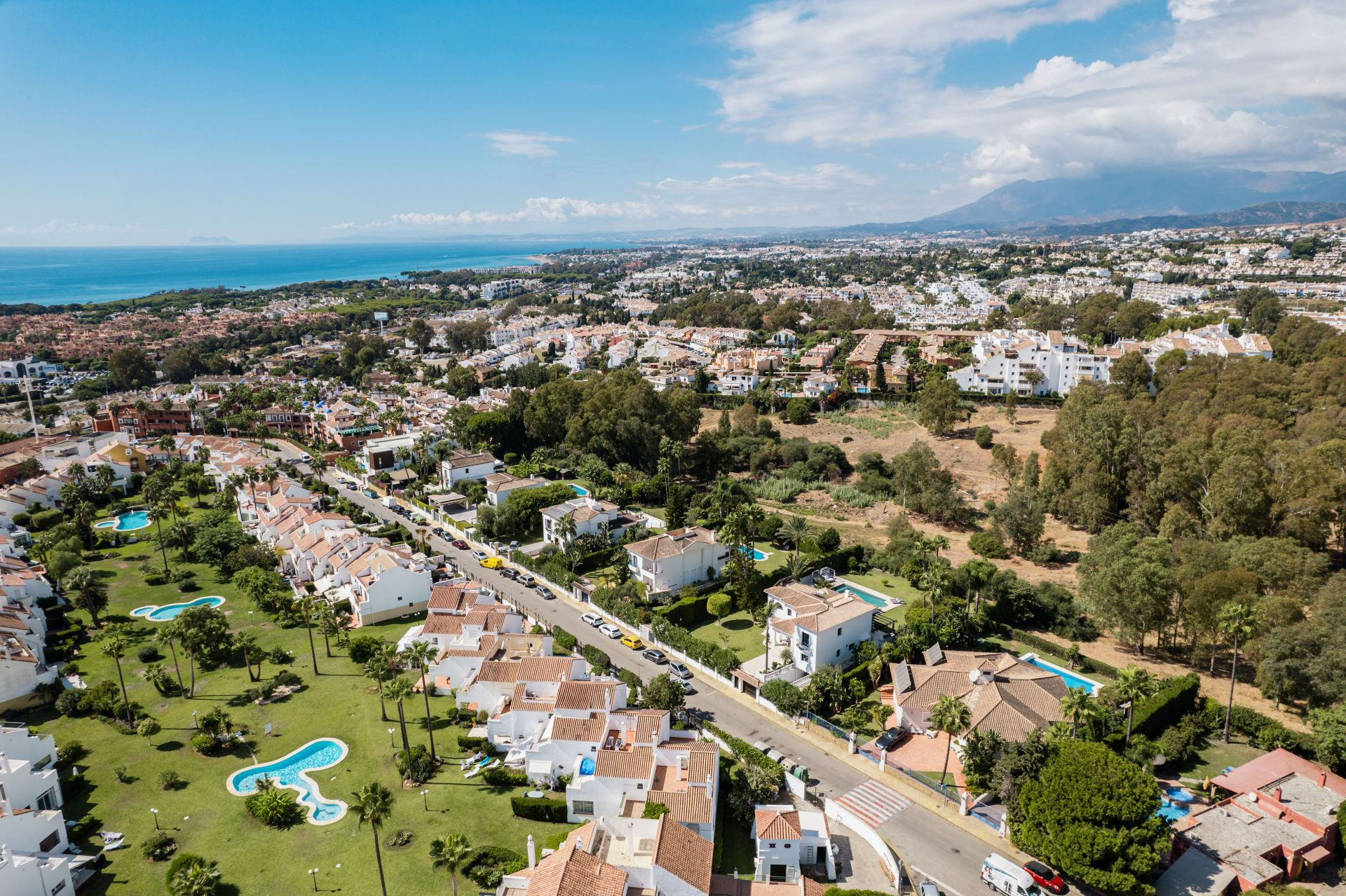 6 Bedroom Villa in Estepona - Photo 32