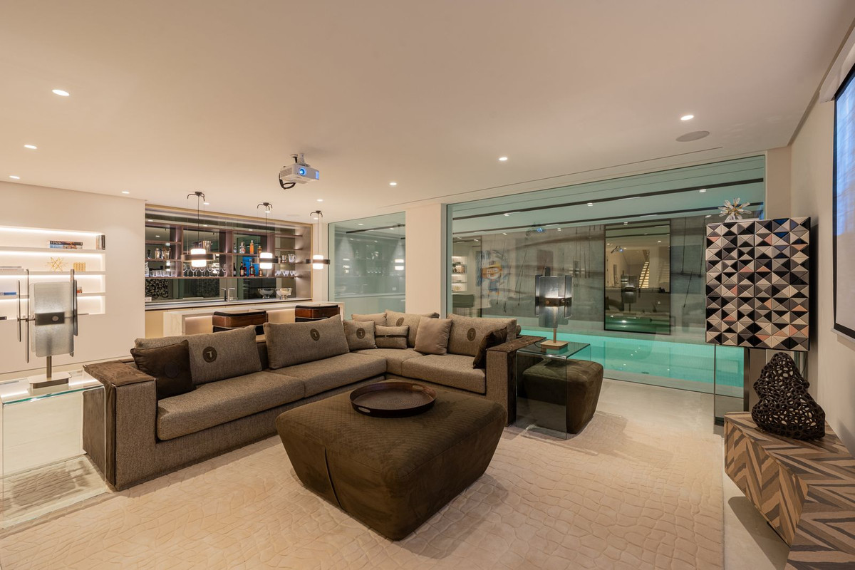 5 Bedroom Villa in Marbella - Photo 19