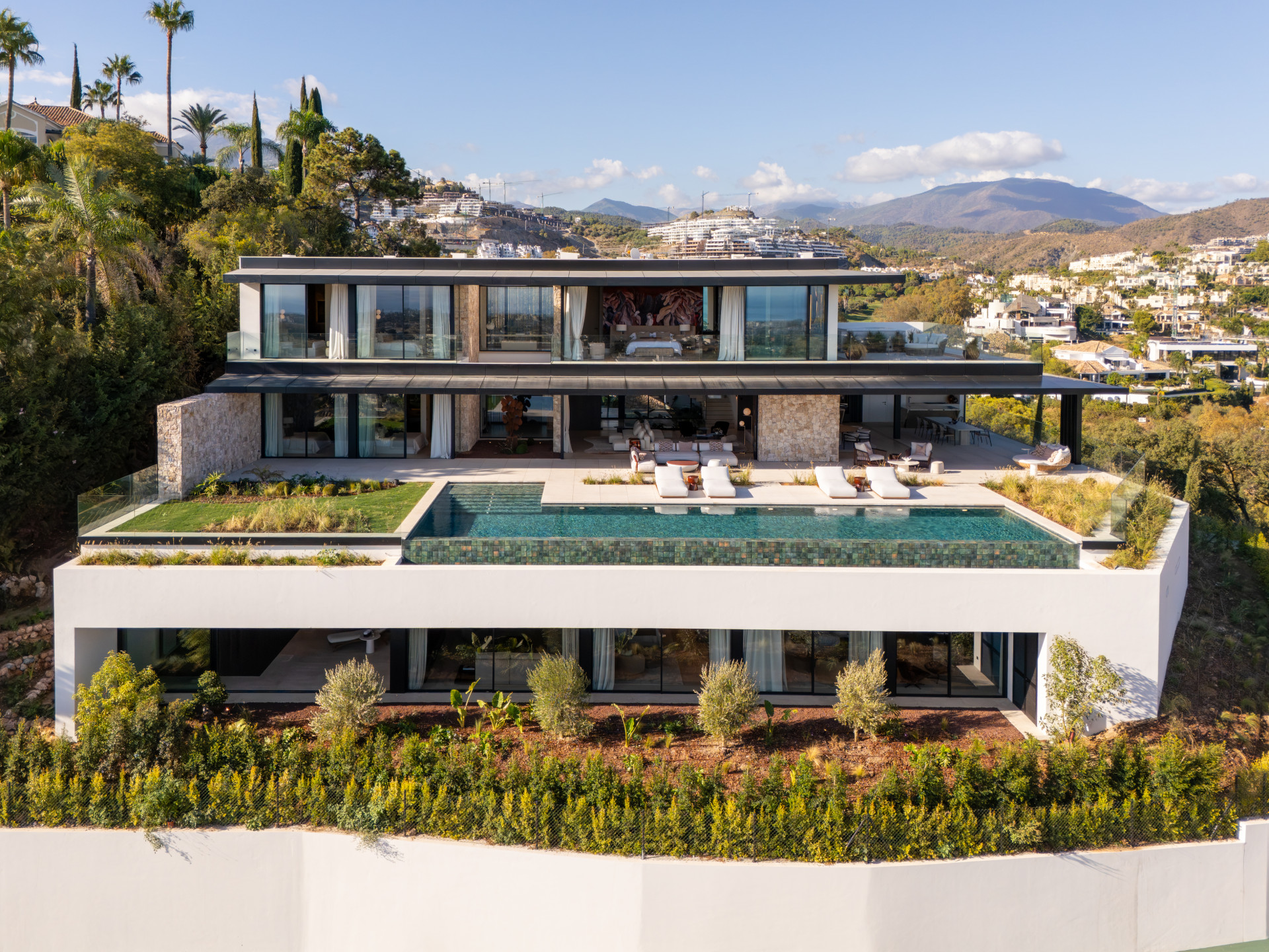 8 Bedroom Villa in Benahavís