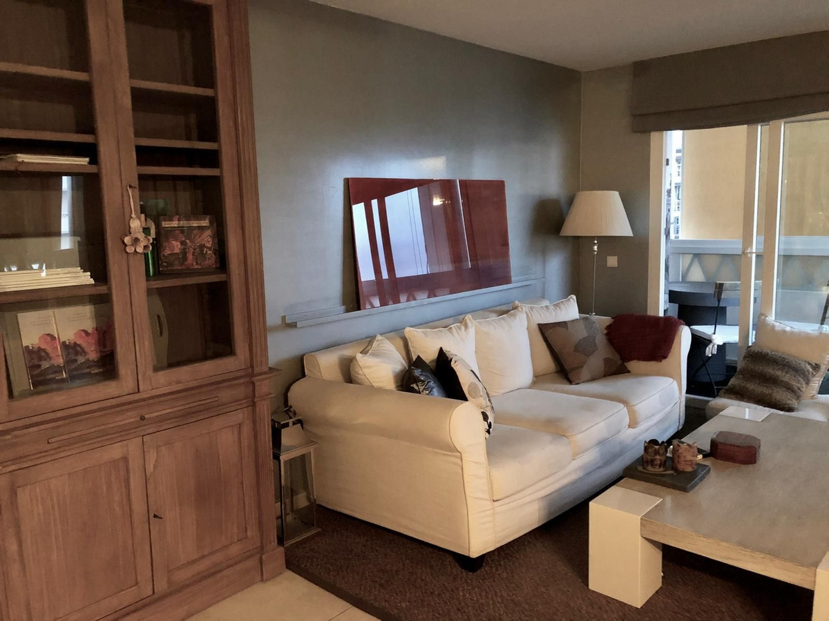 2 Bedroom Apartment in Marbella - Photo 18