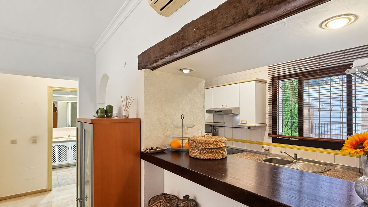2 Bedroom Apartment in Mijas - Photo 5
