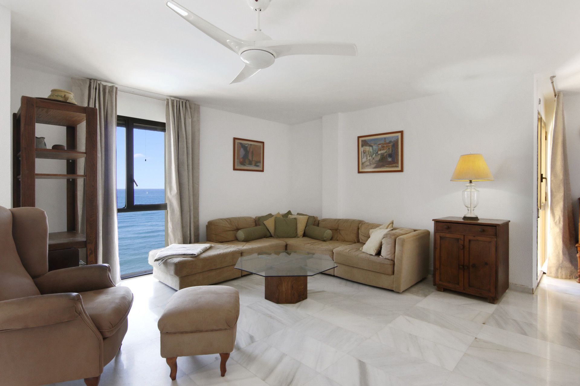 2 Bedroom Apartment in Estepona - Photo 6