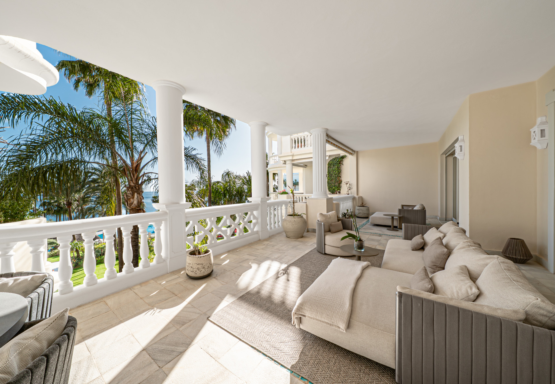 3 Bedroom Apartment in Estepona - Photo 6