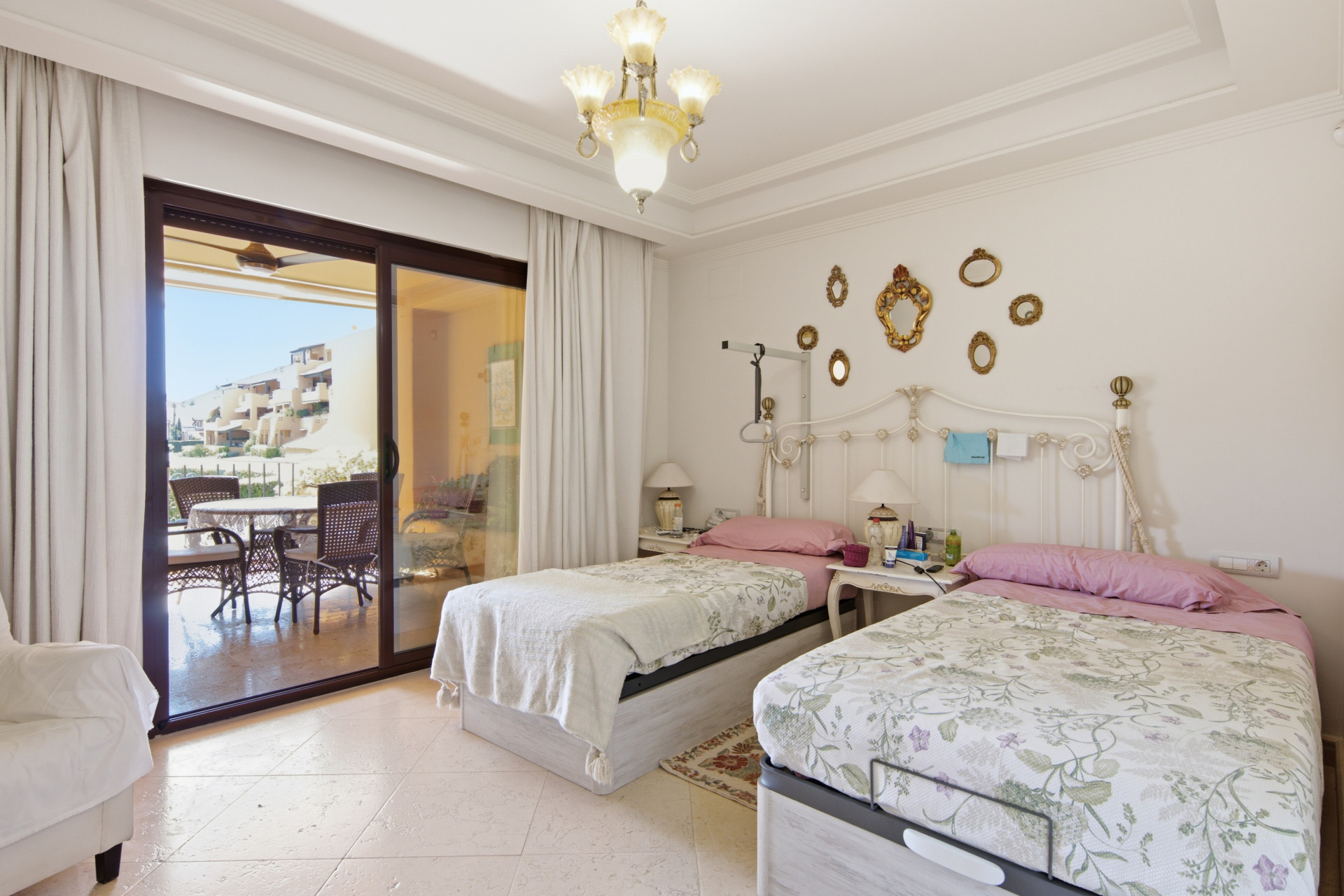 3 Bedroom Apartment in Estepona - Photo 8