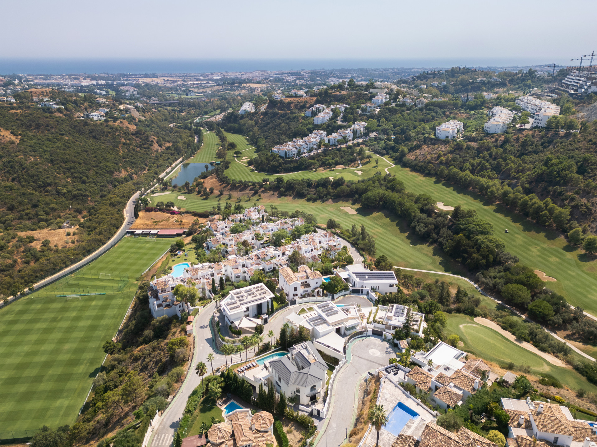 1,812 m² Plot in Benahavís - Photo 10