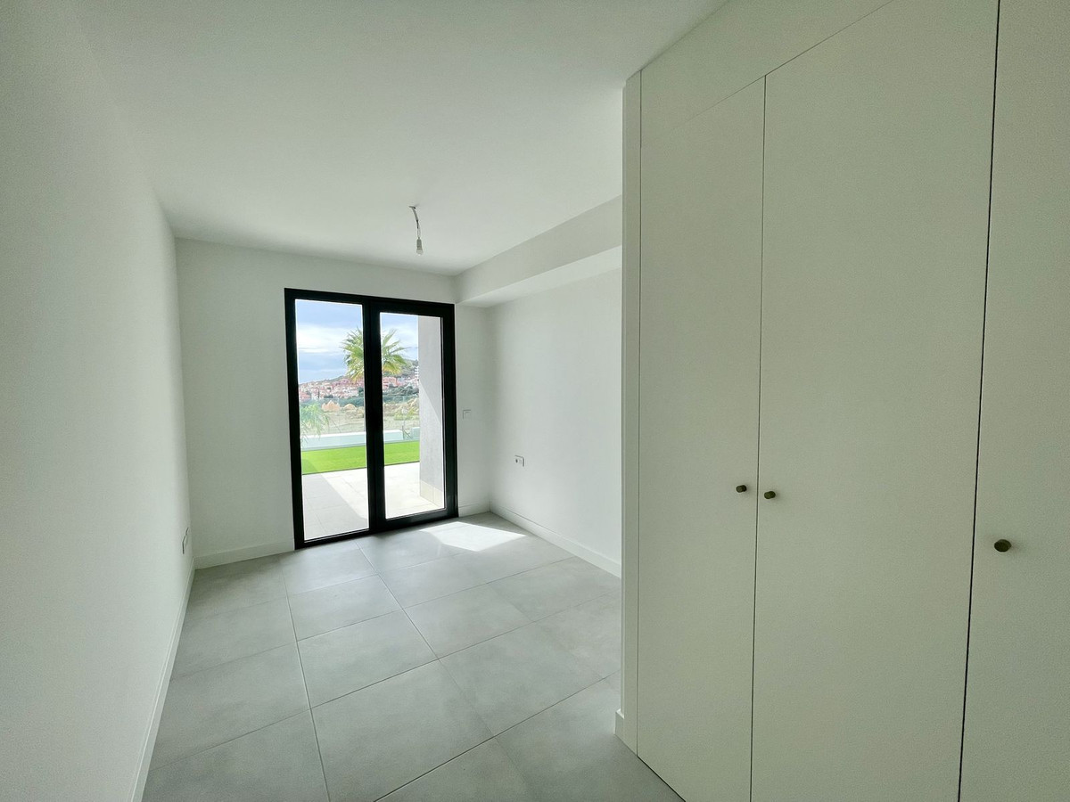 2 Bedroom Apartment in Manilva - Foto 22