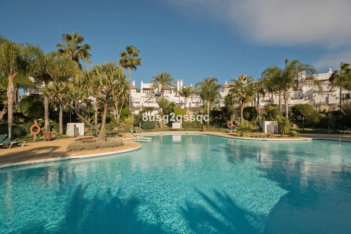 4-bed property for sale in Cancelada