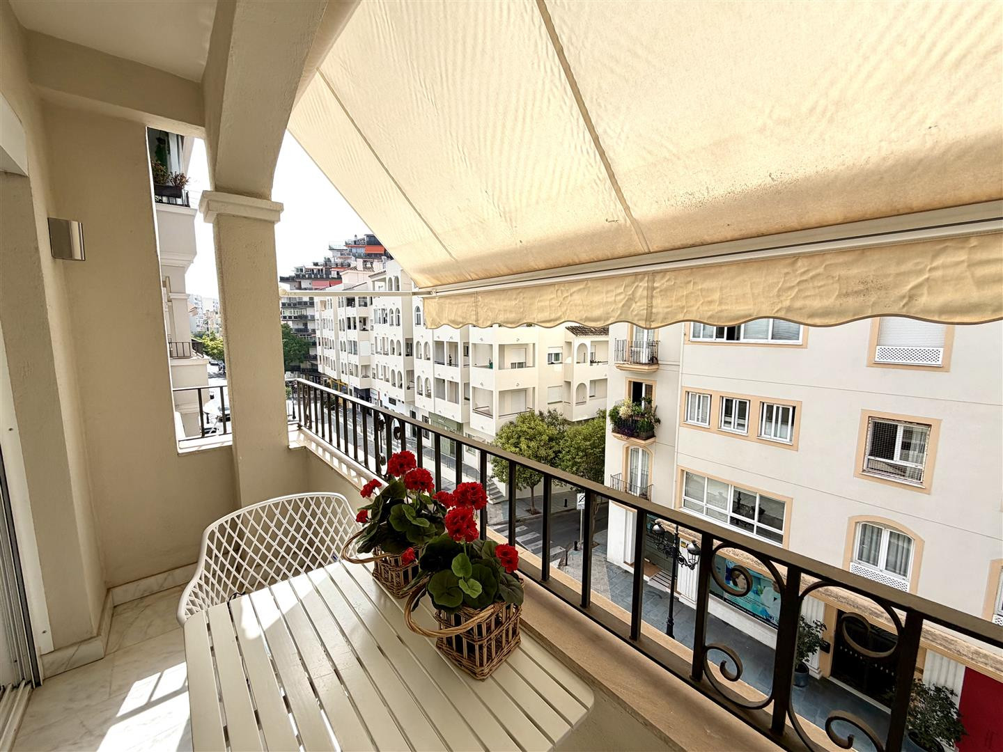 2 Bedroom Apartment in Marbella - Photo 19