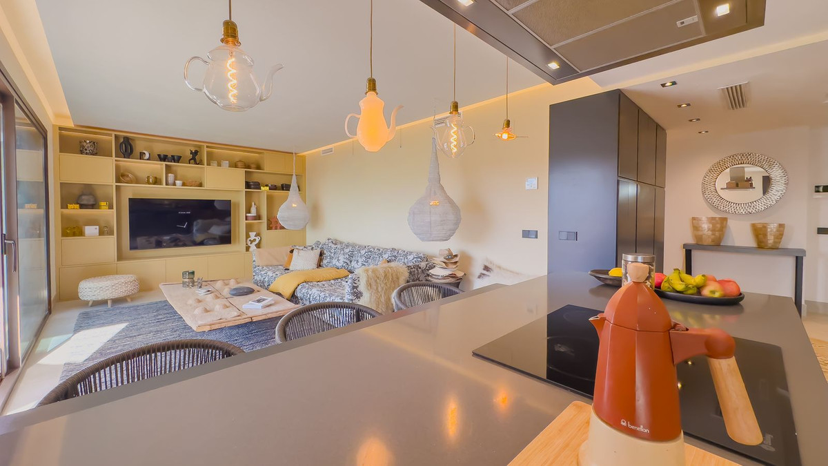 3 Bedroom Penthouse in Istán - Photo 64