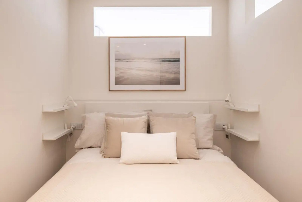 1 Bedroom Apartment in Estepona - Photo 7