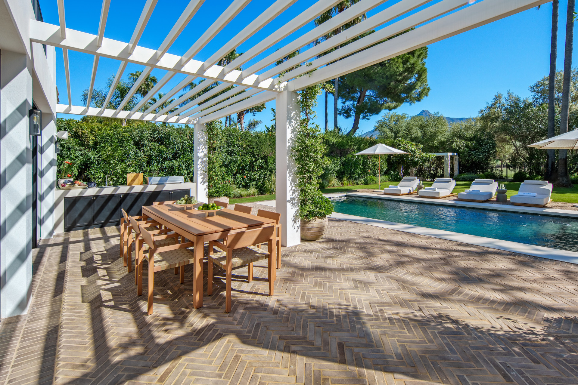 4 Bedroom Villa in Marbella - Photo 25