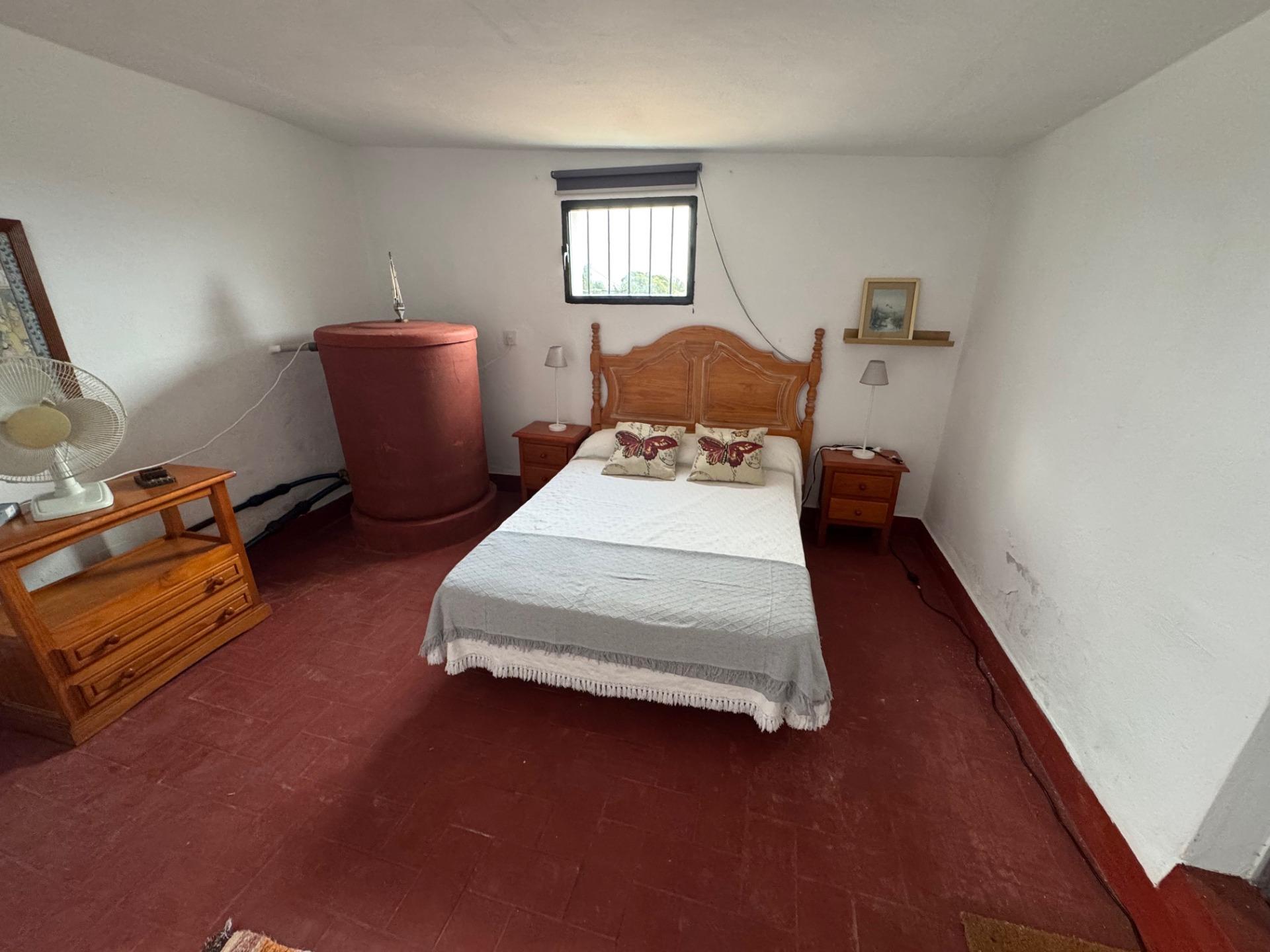 4 Bedroom Villa in Estepona - Photo 12