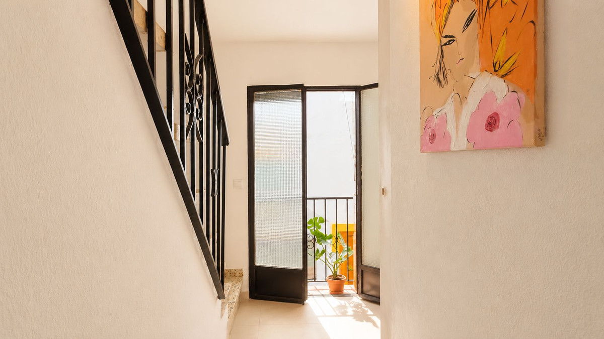 2 Bedroom Villa in Ojén - Photo 8