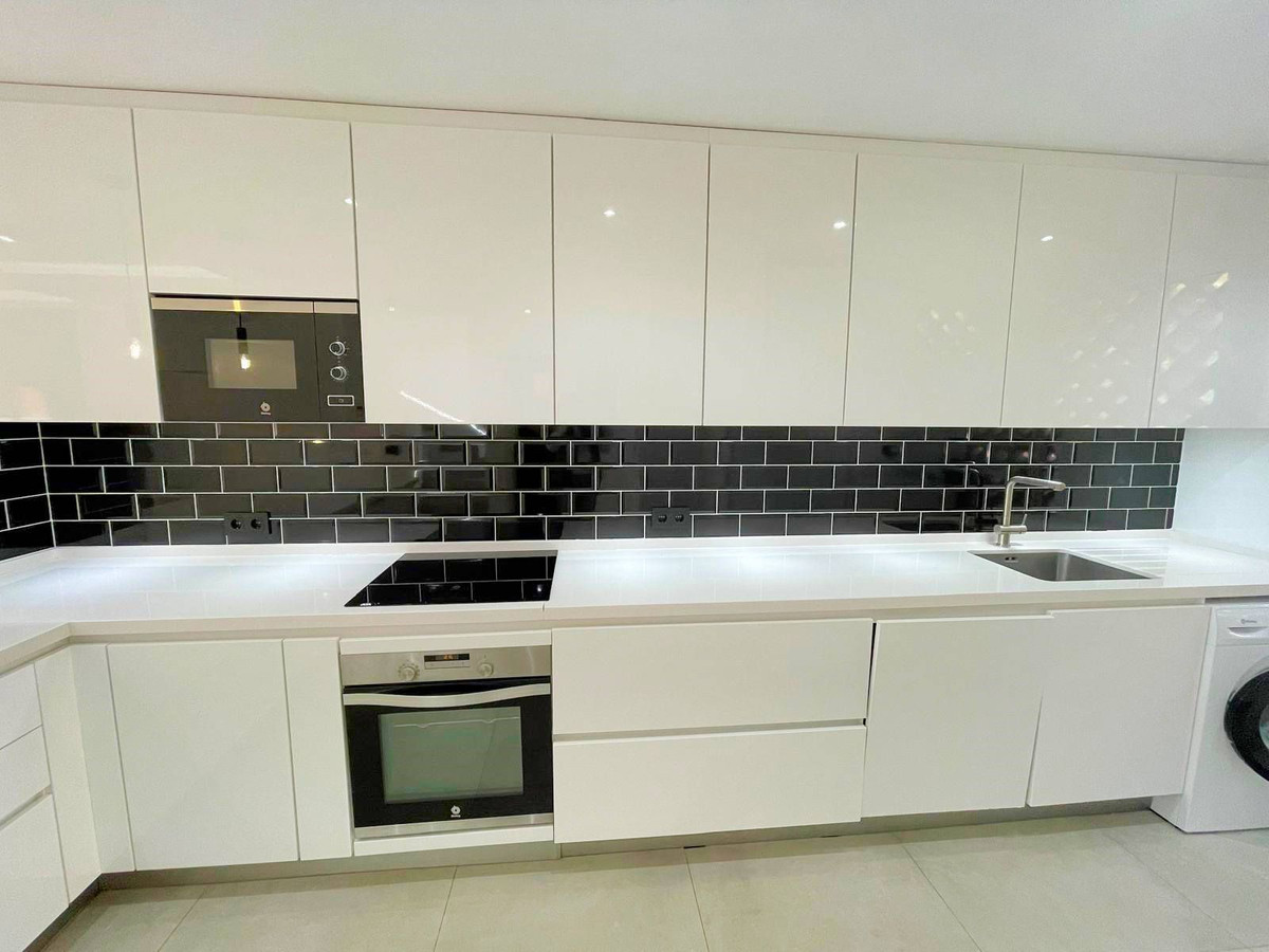 3 Bedroom Townhouse in Estepona - Photo 12