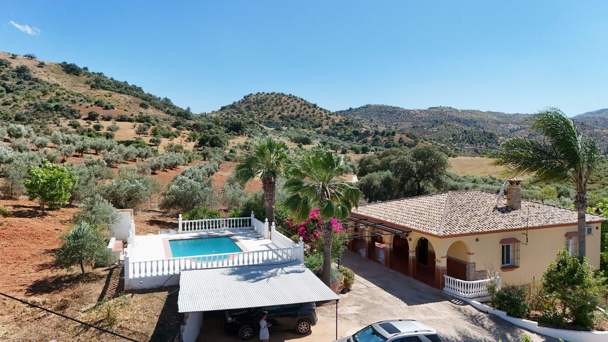 3 Bedroom Villa in Coín - Photo 37