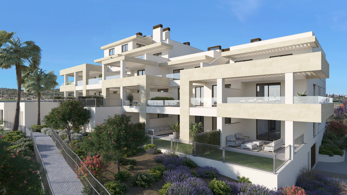 2 Bedroom Apartment in Estepona - Photo 9