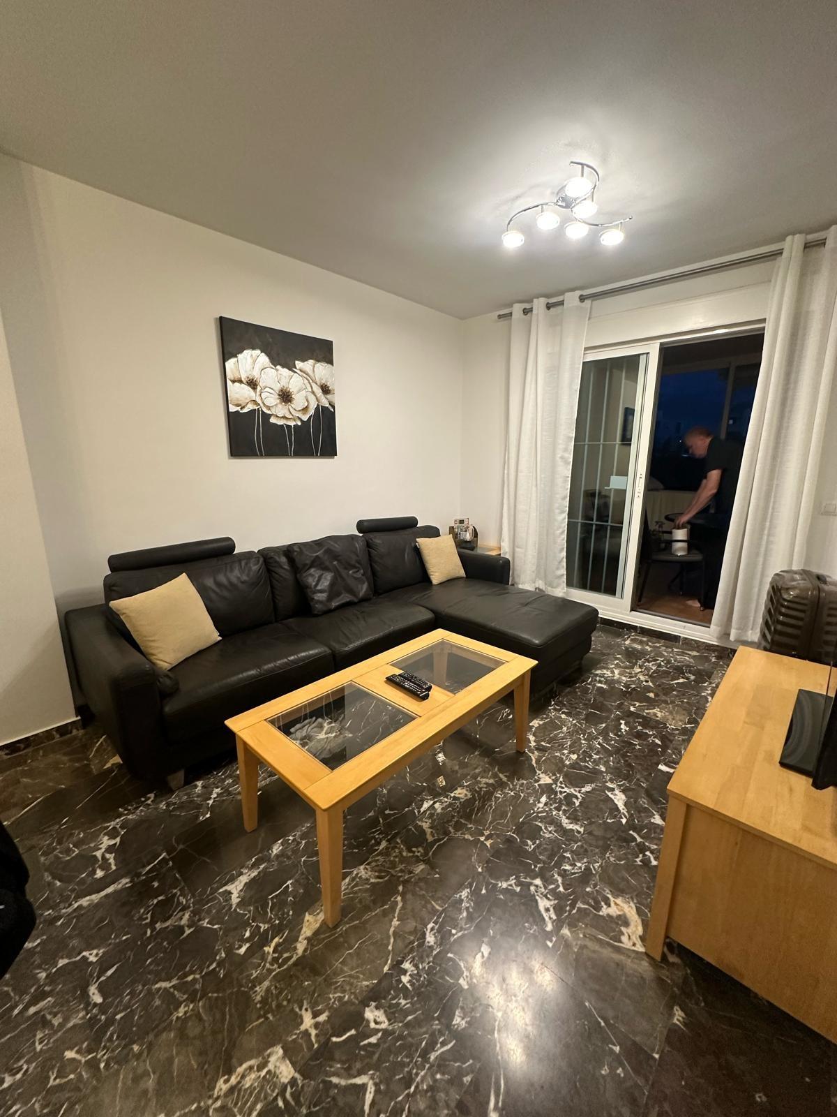 2 Bedroom Apartment in Fuengirola - Photo 20