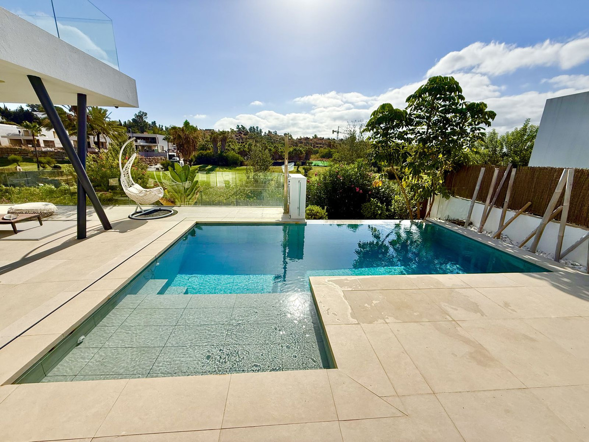 4 Bedroom Villa in Estepona - Photo 4