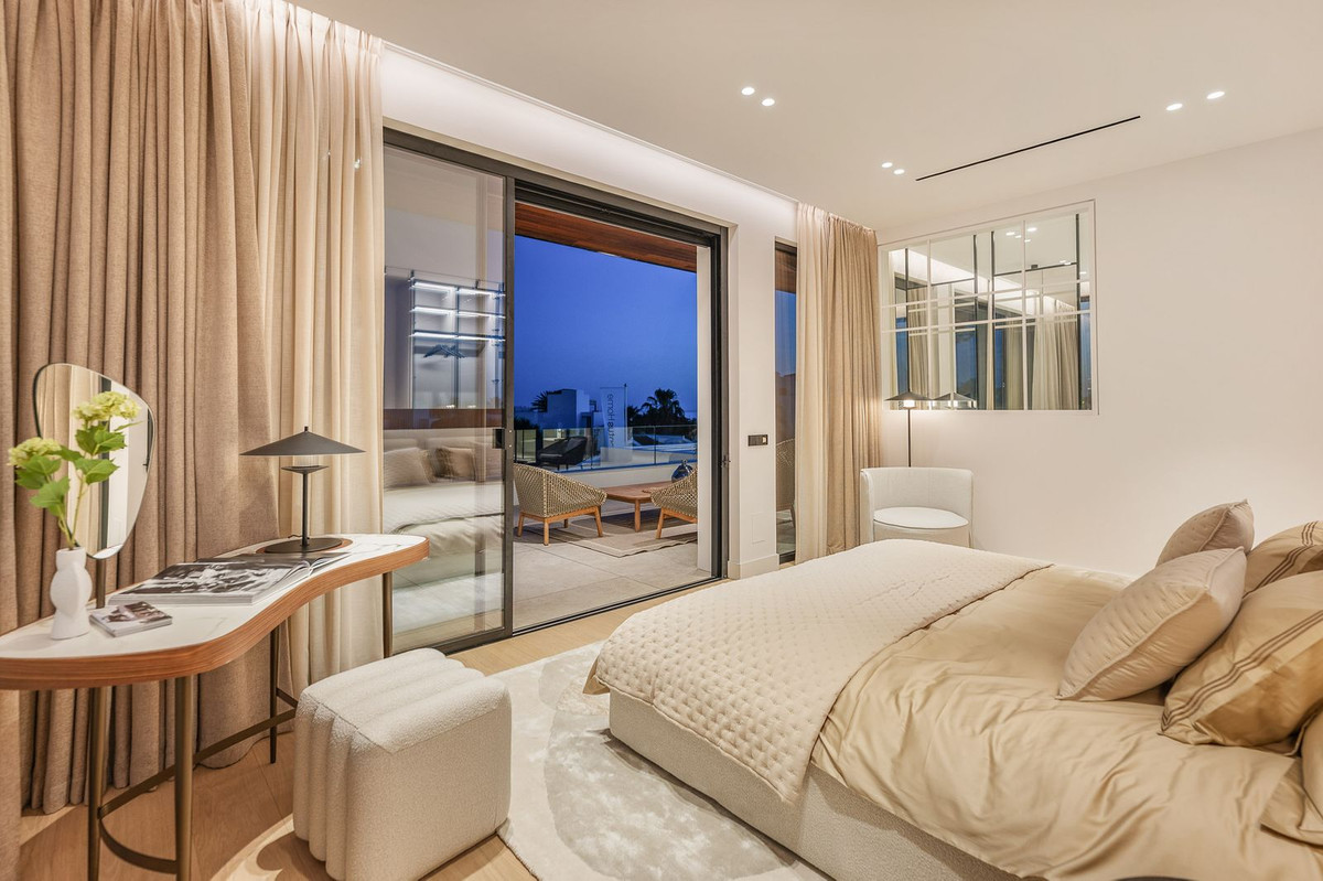 6 Bedroom Villa in Marbella - Photo 95