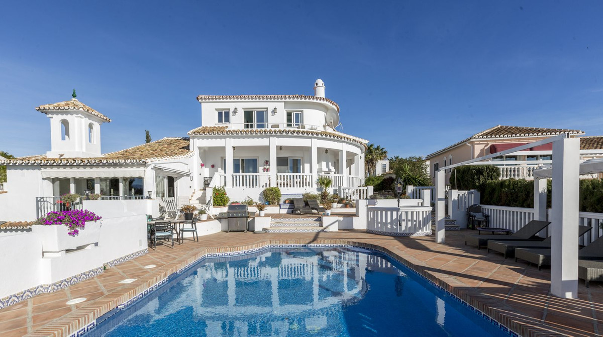 5 Bedroom Villa in Mijas