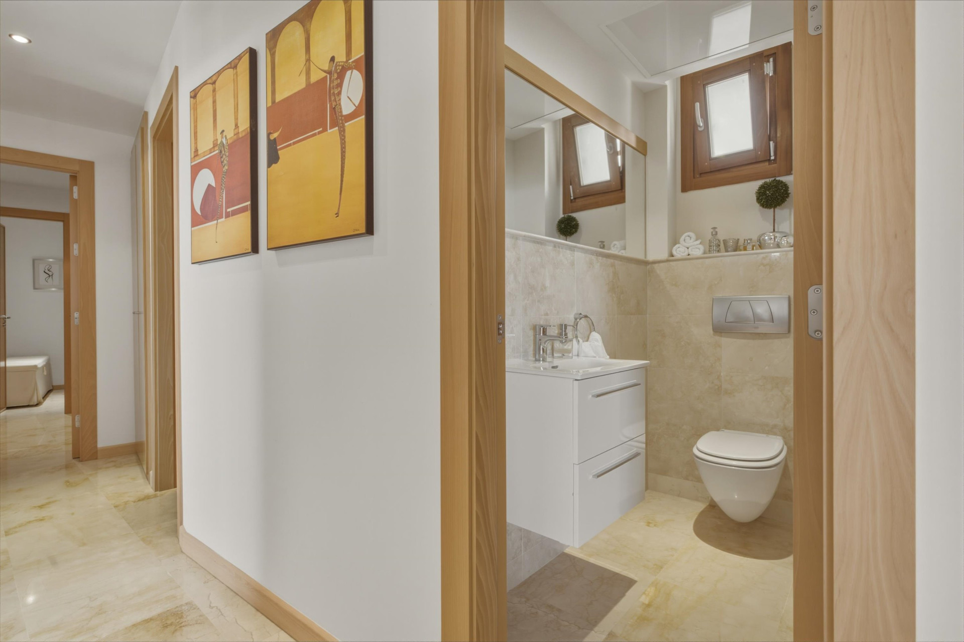 3 Bedroom Apartment in Marbella - Photo 16