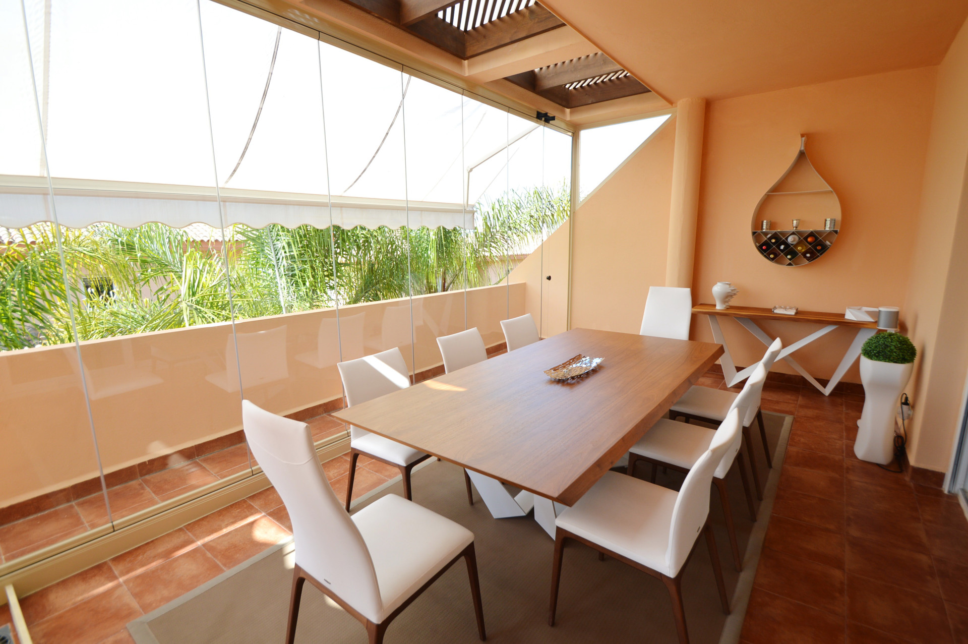 3 Bedroom Apartment in Marbella - Photo 2