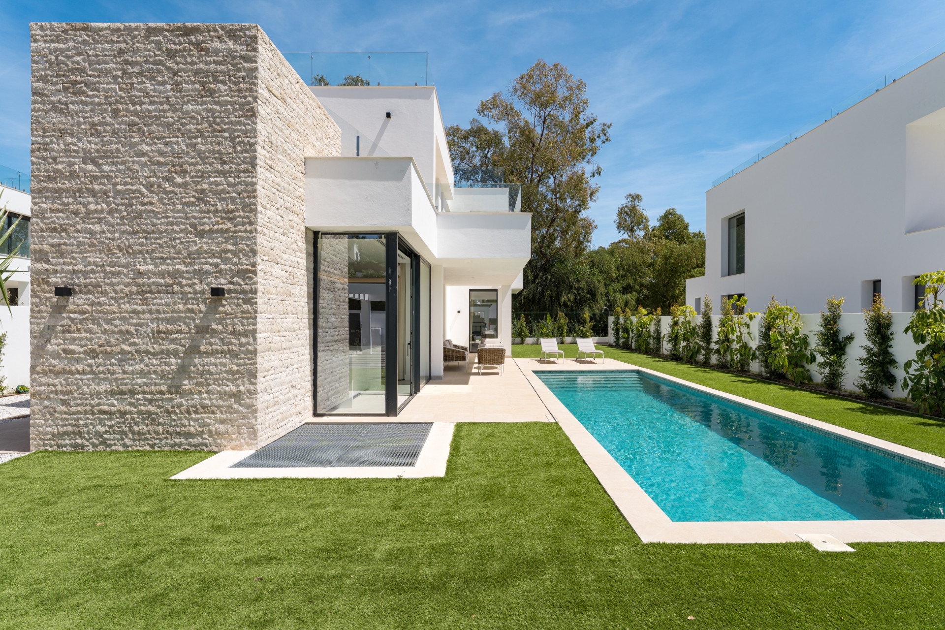5 Bedroom Villa in Estepona - Photo 26
