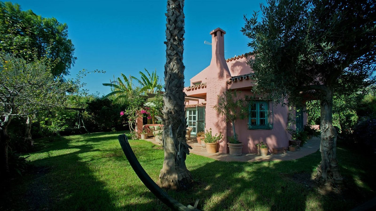 3 Bedroom Country house in Estepona