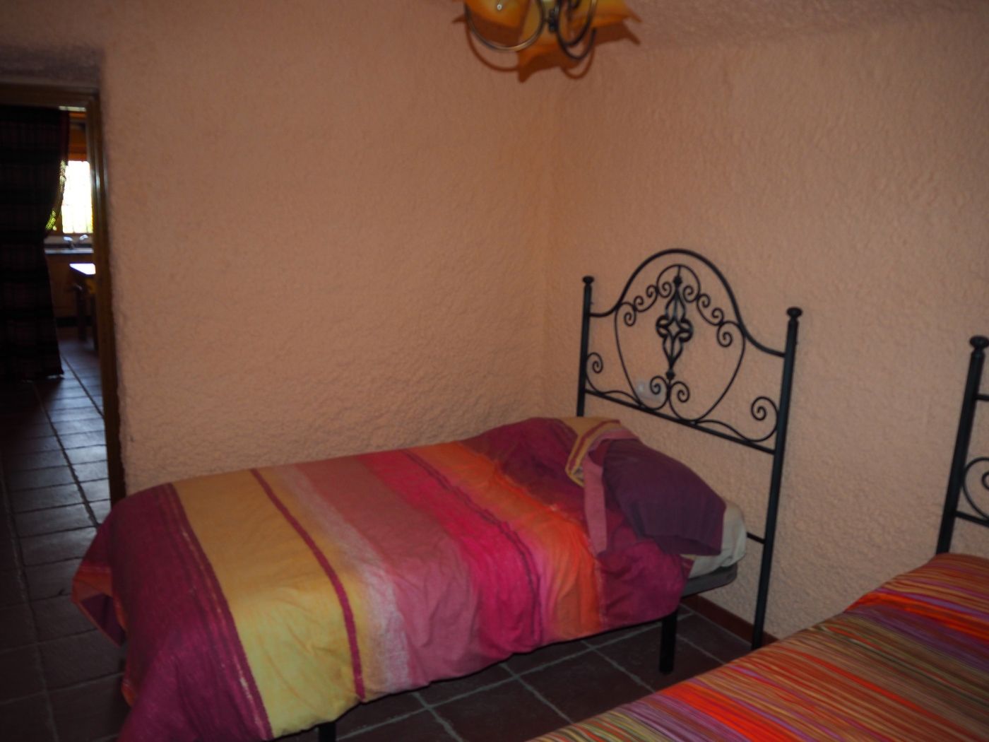 Chalet de 3 dormitorios con piscina en Granada – Foto 10