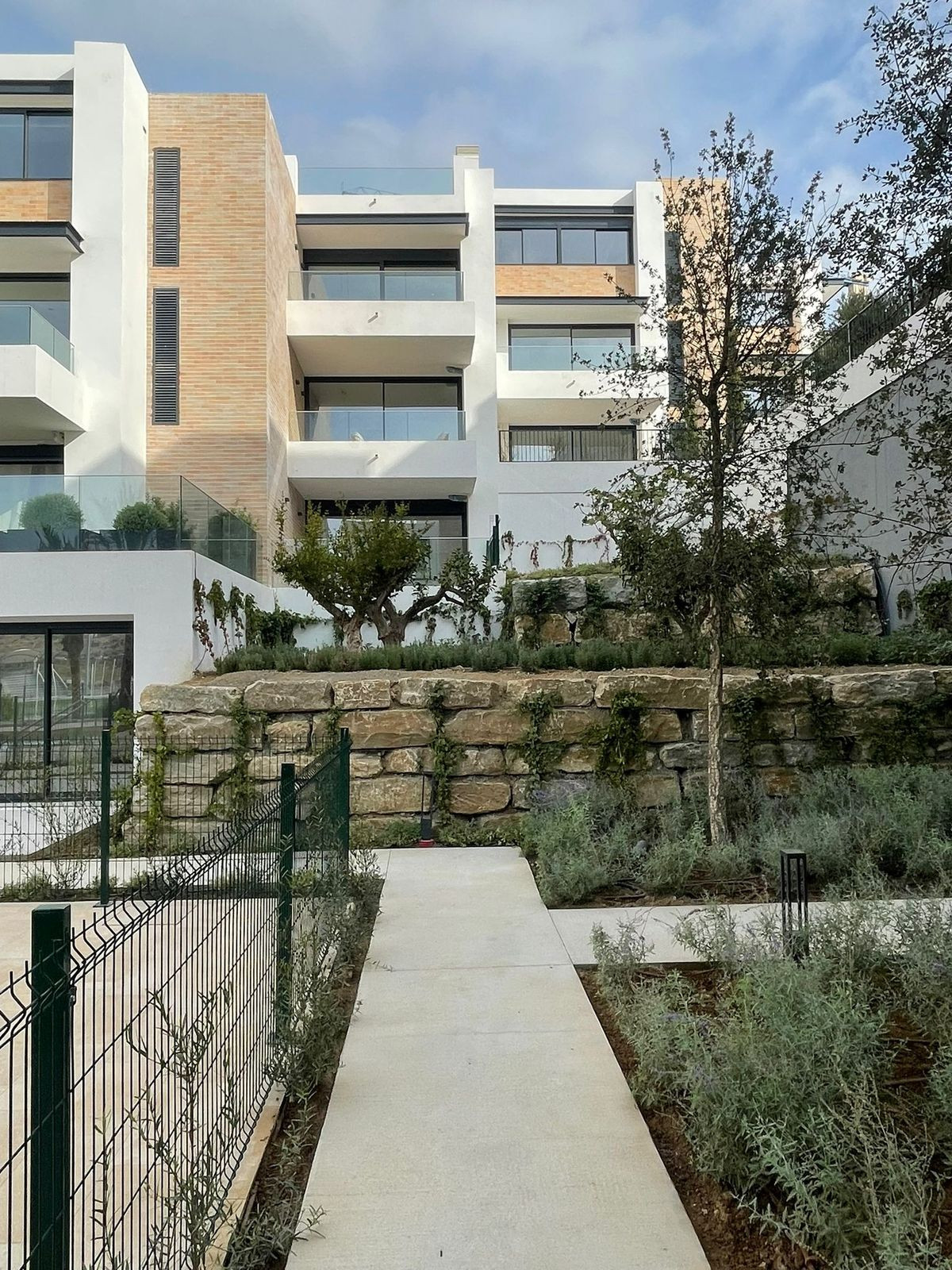 2 Bedroom Penthouse in Estepona - Photo 23