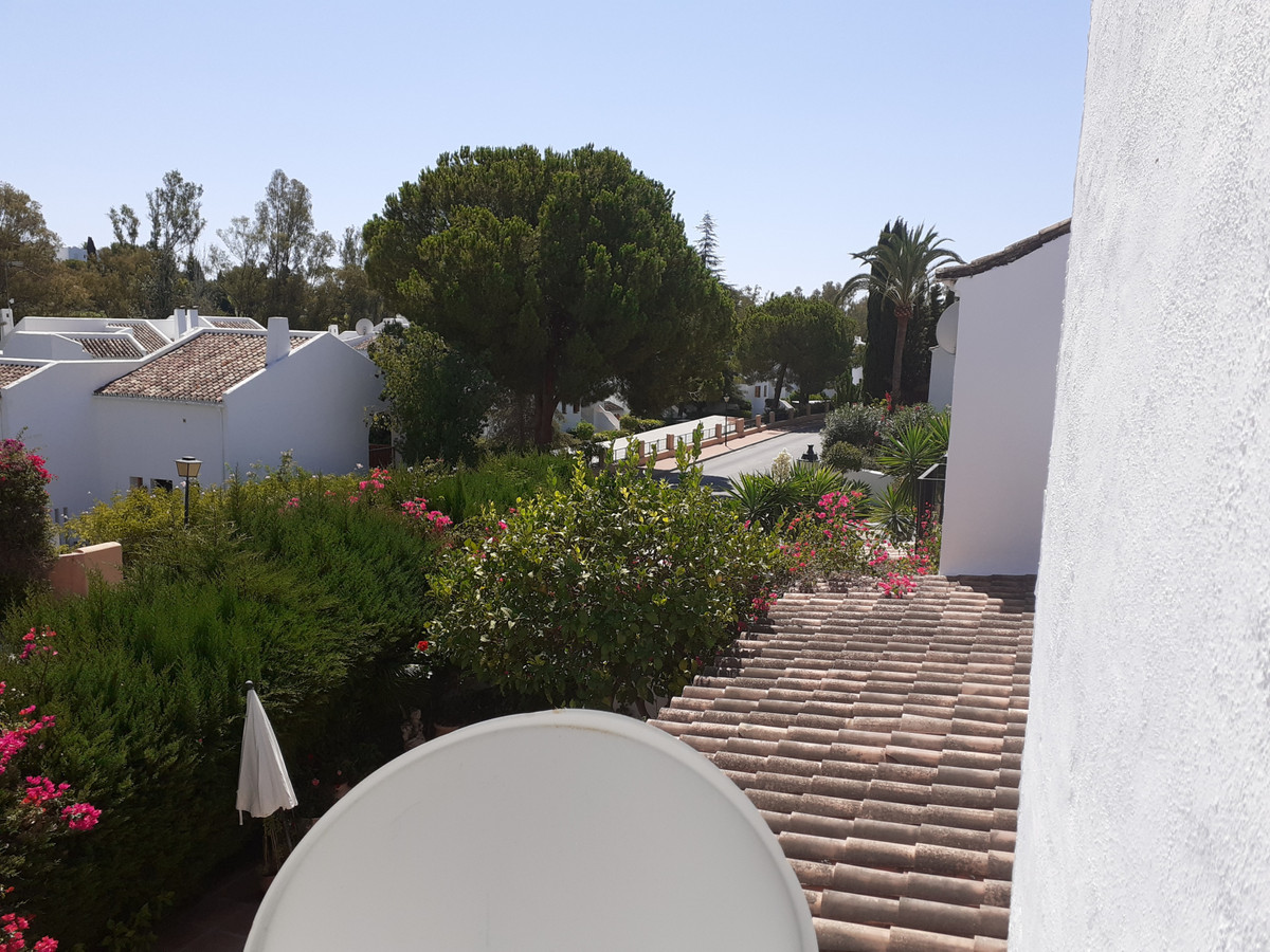 2 Bedroom Townhouse in Marbella - Photo 20