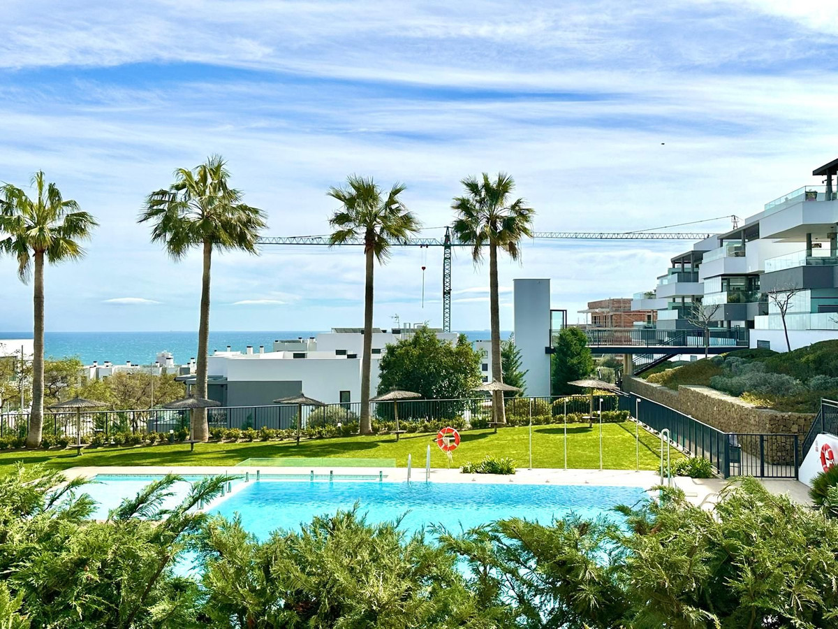 4 Bedroom Apartment in Estepona - Photo 18