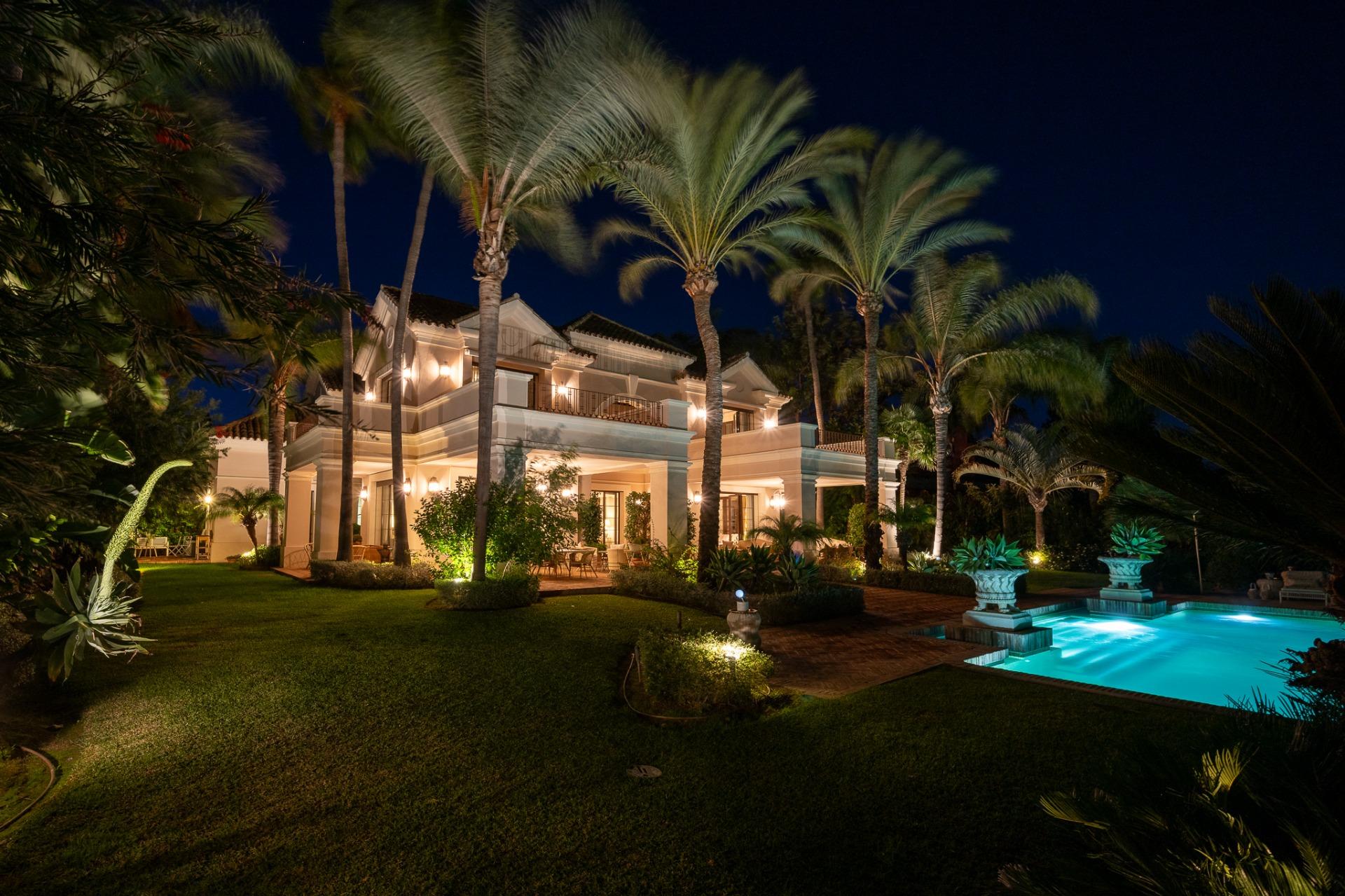 8 Bedroom Villa in San Pedro de Alcántara - Photo 3