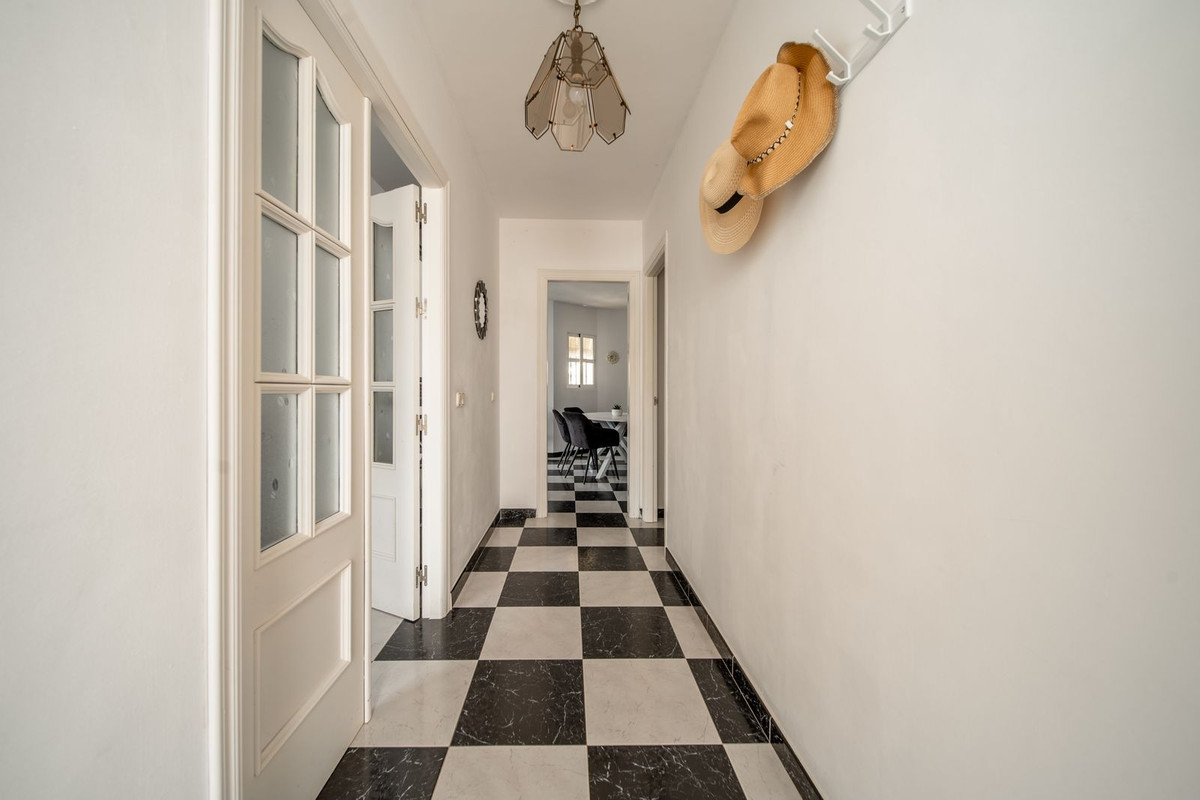 9 Bedroom Villa in Mijas - Photo 6