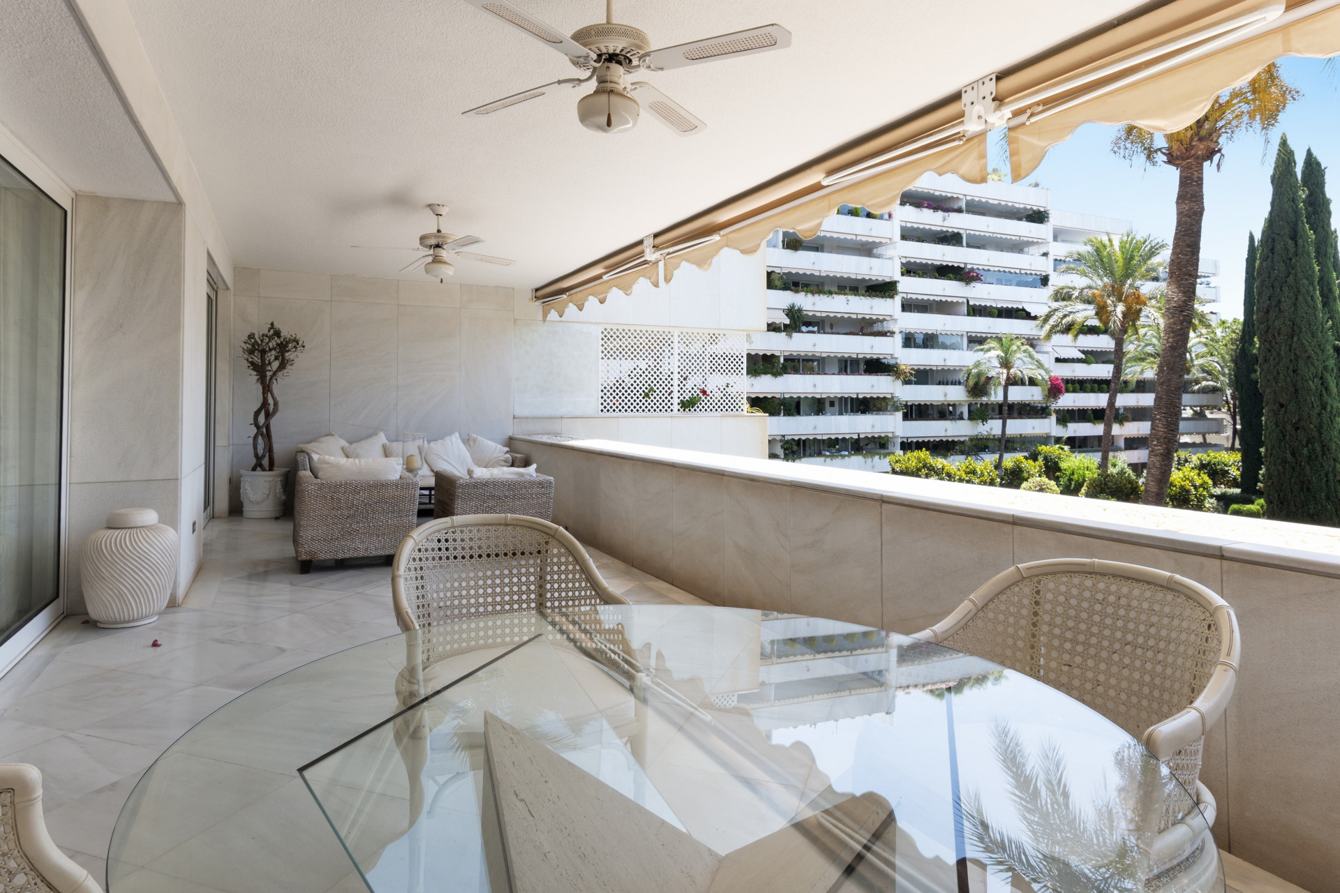 3 Bedroom Apartment in Marbella - Photo 16