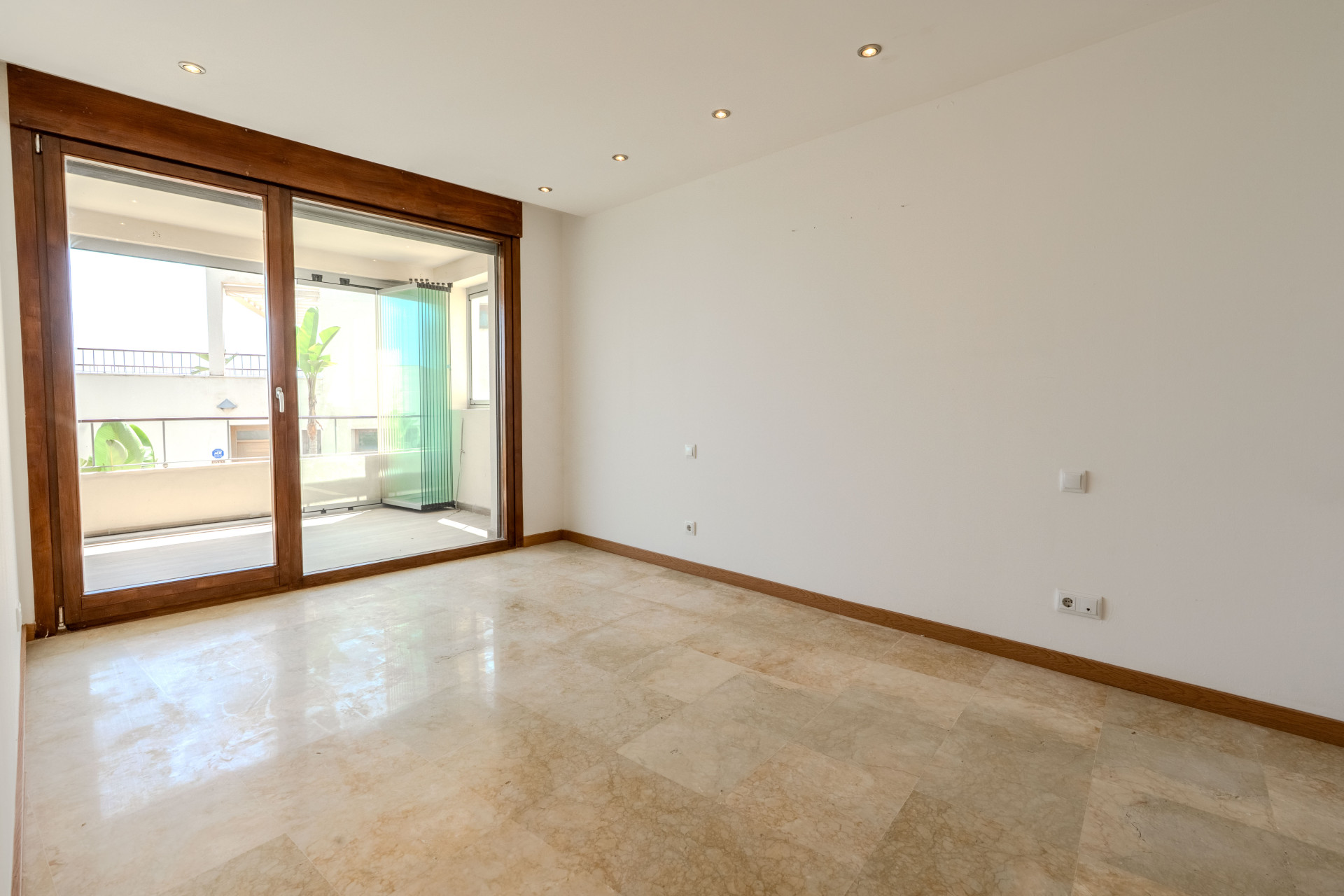 3 Bedroom Apartment in Marbella - Photo 13