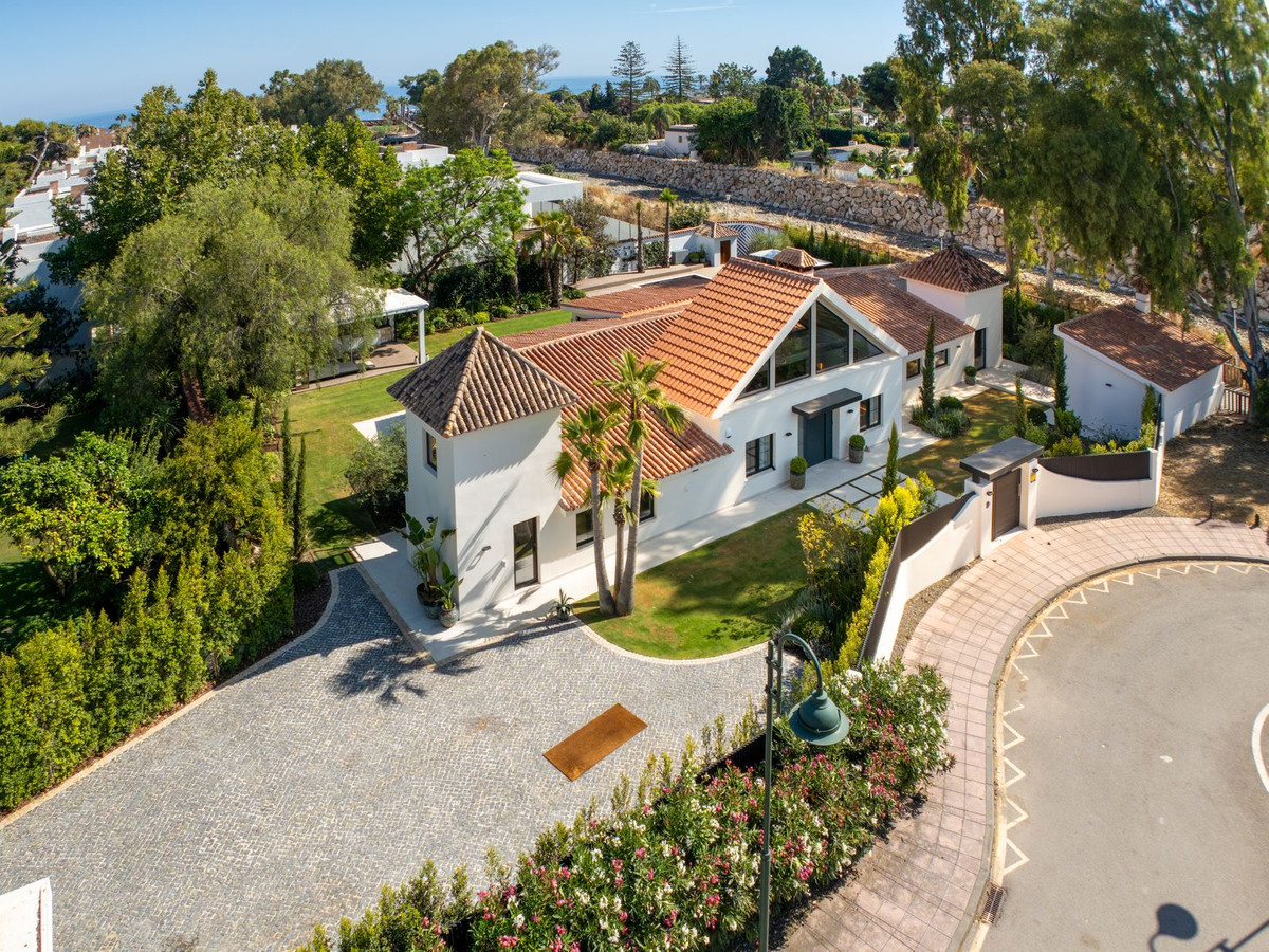 5 Bedroom Villa in Marbella - Photo 56