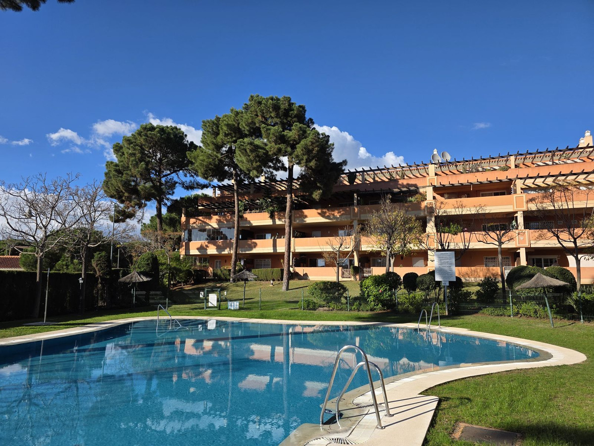2 Bedroom Apartment in Marbella - Photo 23