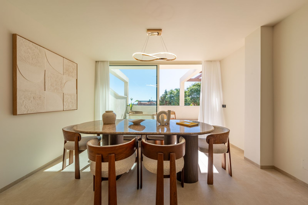 Piso de 3 dormitorios con vistas al mar en Málaga – Foto 9