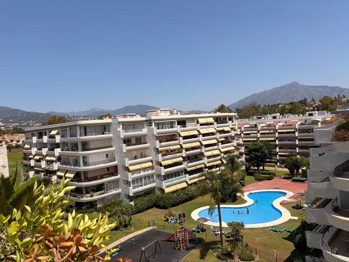 2 Bedroom Apartment in San Pedro de Alcántara - Photo 16