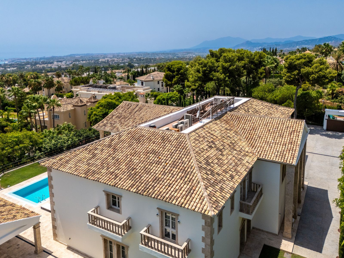 10 Bedroom Villa in Marbella - Photo 3
