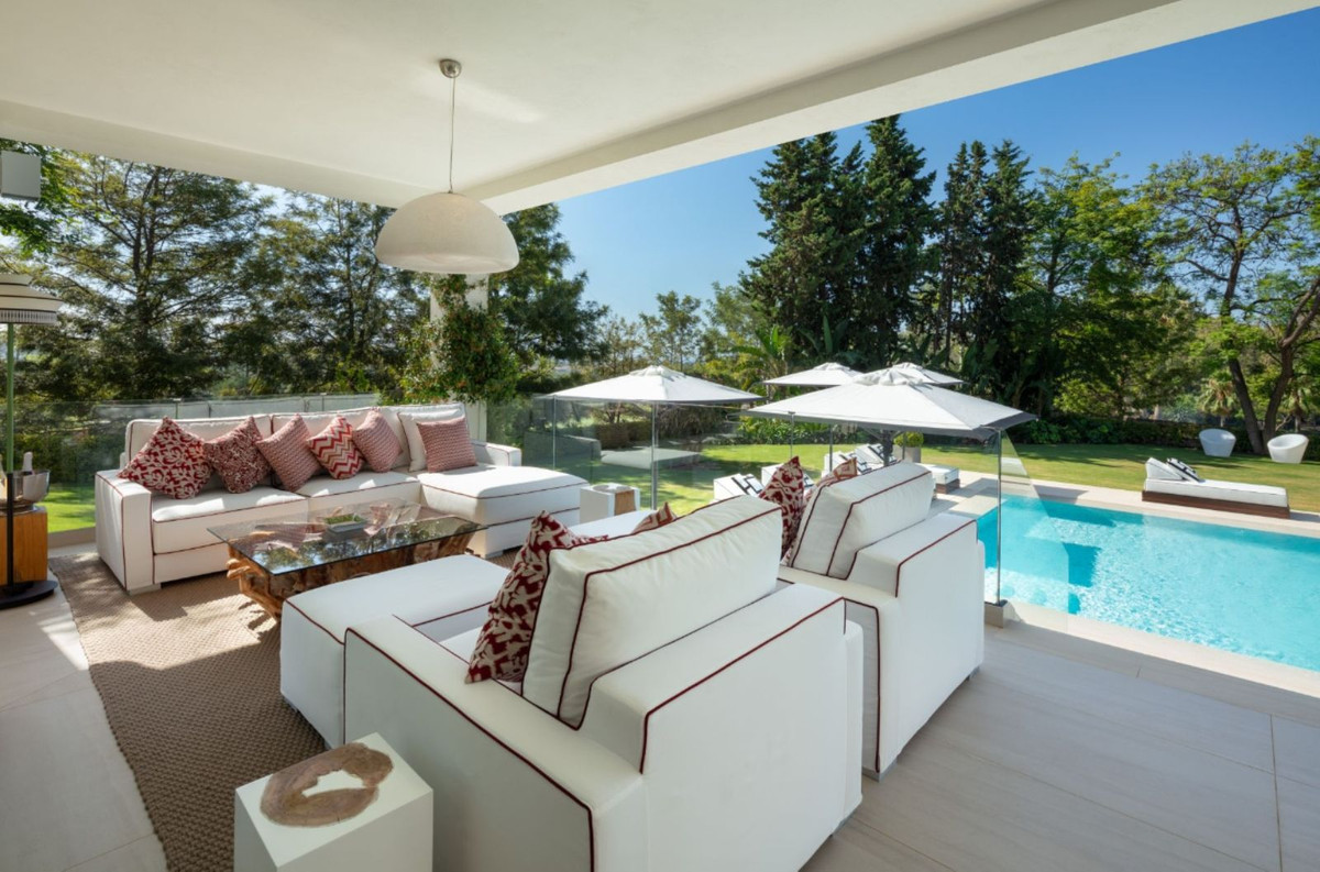 6 Bedroom Villa in Marbella - Photo 25