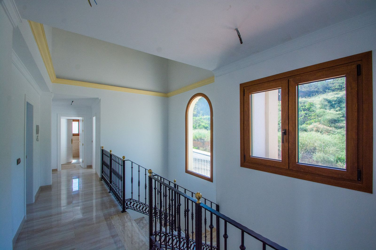 5 Bedroom Villa in Mijas - Photo 31