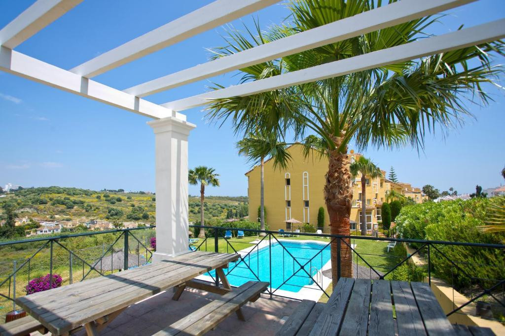 3 Bedroom Apartment in Estepona - Photo 12