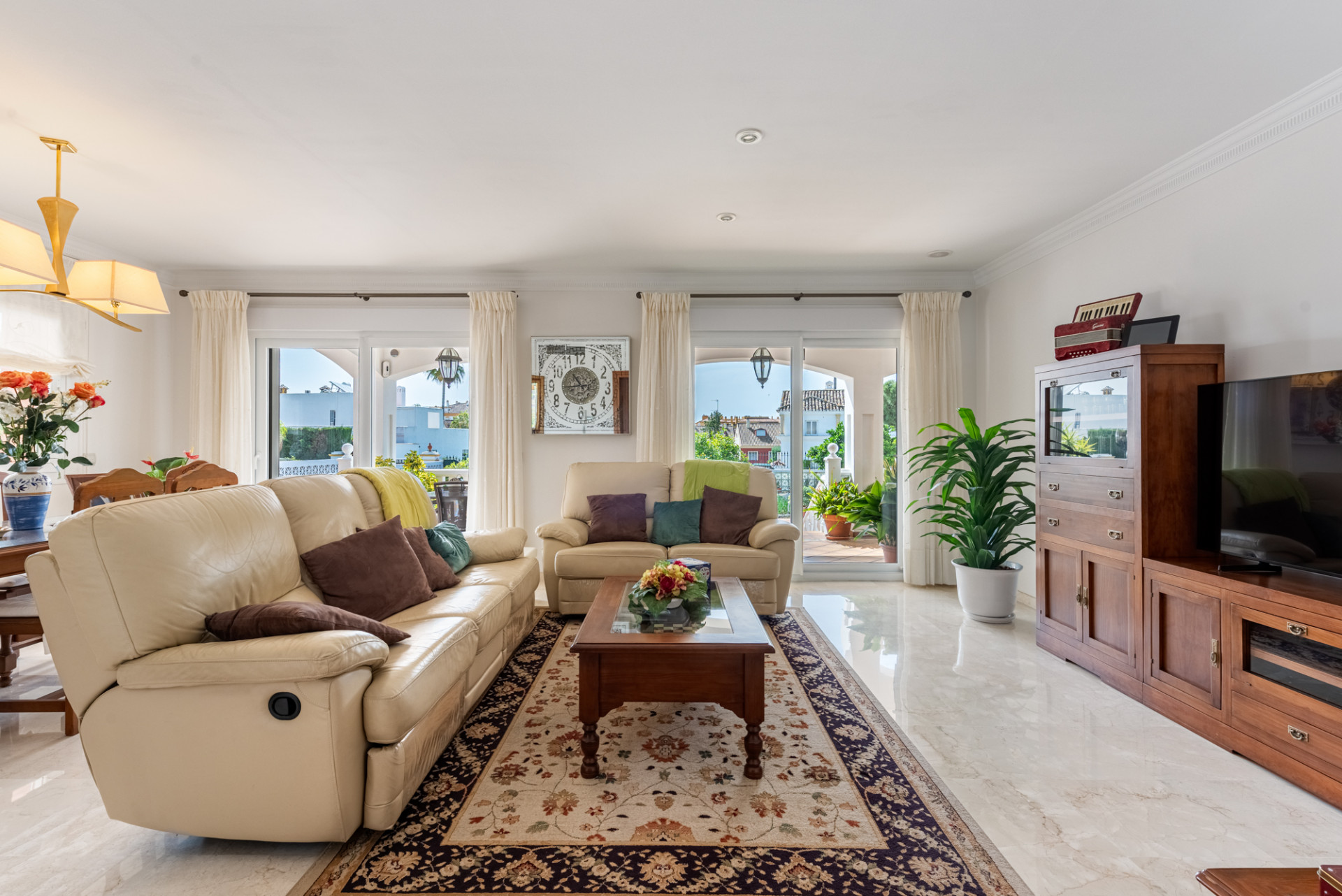 6 Bedroom Villa in San Pedro de Alcántara - Photo 5
